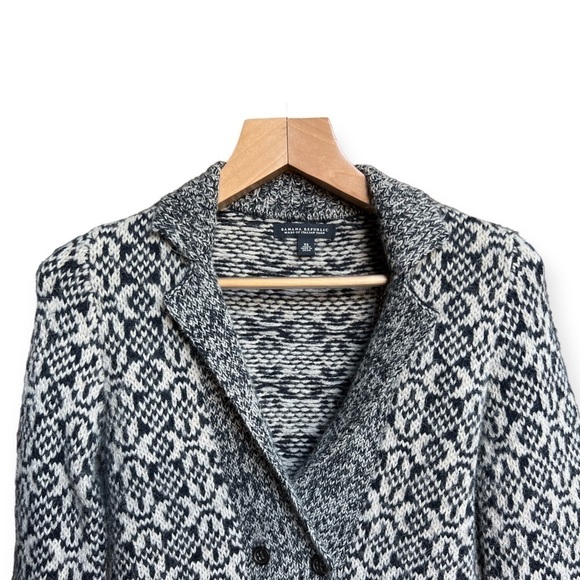 Banana Republic Women’s Alpaca Wool Blend Italian Yarn Button Front Sweater, XS - Picture 3 of 10